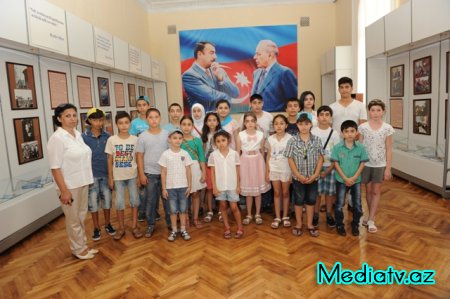 Nəsimi rayon məktəblilərinin muzeylərə ekskursiyası davam edir - FOTOLAR