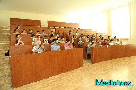 AQRAR UNİVERSİTETİNDƏ AQRO DÜŞƏRGƏ KEÇİRİLİB - FOTOLAR