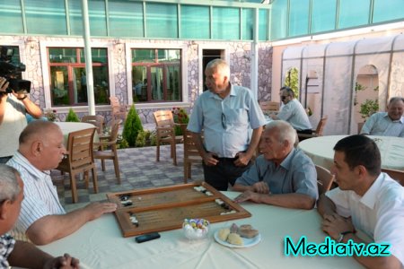 Nəsimi rayonu ahılları, müharibə veteranları və  əlilləri Bilgəh qəsəbəsində istirahət etdilər - FOTOLAR