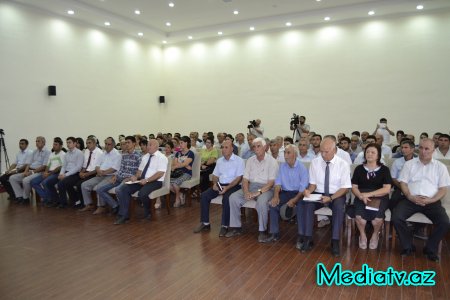 Alı Alıyev Beyləqan və İmişlidə məskunlaşan füzulili məcburi köçkünlərlə görüşüb - FOTOLAR
