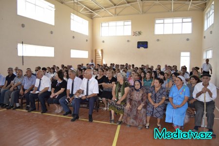 Alı Alıyev Beyləqan və İmişlidə məskunlaşan füzulili məcburi köçkünlərlə görüşüb - FOTOLAR