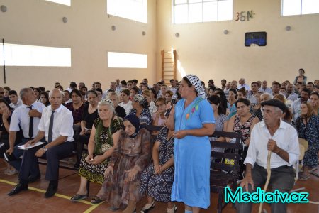 Alı Alıyev Beyləqan və İmişlidə məskunlaşan füzulili məcburi köçkünlərlə görüşüb - FOTOLAR