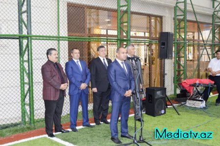 Nərimanov rayonunda yeni inşa olunmuş mini futbol stadionun açılışı keçirilib - FOTOLAR
