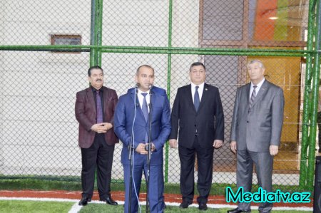 Nərimanov rayonunda yeni inşa olunmuş mini futbol stadionun açılışı keçirilib - FOTOLAR