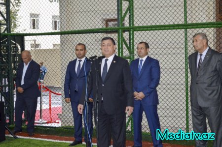 Nərimanov rayonunda yeni inşa olunmuş mini futbol stadionun açılışı keçirilib - FOTOLAR