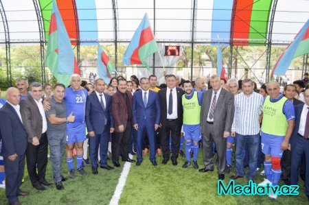 Nərimanov rayonunda yeni inşa olunmuş mini futbol stadionun açılışı keçirilib - FOTOLAR