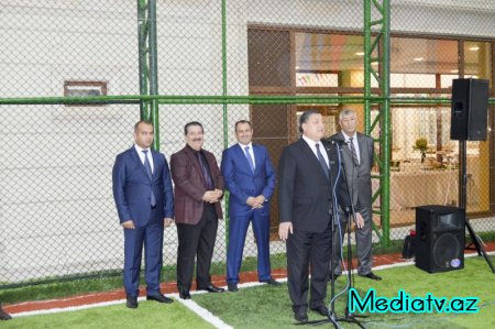 Nərimanov rayonunda yeni inşa olunmuş mini futbol stadionun açılışı keçirilib - FOTOLAR