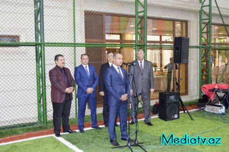 Nərimanov rayonunda yeni inşa olunmuş mini futbol stadionun açılışı keçirilib - FOTOLAR