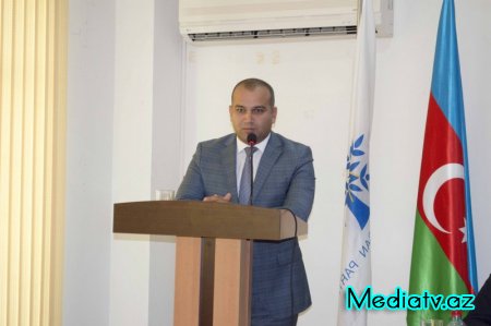 Nərimanov rayonunda ilk dəfə səs verəcək gənclərlə görüş keçirilib - FOTOLAR