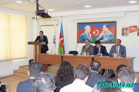 Nərimanov rayonunda ilk dəfə səs verəcək gənclərlə görüş keçirilib - FOTOLAR