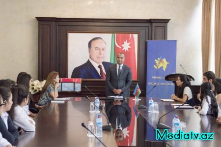 Nərimanovda “Əsrin müqaviləsinin” 22 illiyinə həsr edilmiş məktəblilər arasında esse yarışının qalibləri mükafatlandırıldı - FOTOLAR