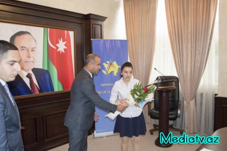 Nərimanovda “Əsrin müqaviləsinin” 22 illiyinə həsr edilmiş məktəblilər arasında esse yarışının qalibləri mükafatlandırıldı - FOTOLAR