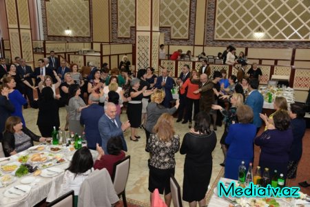 Nəsimi rayonunda Müəllim günü  qeyd olunmuşdur - FOTOLAR