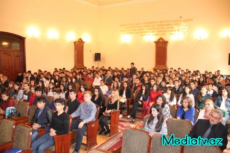 AQRAR UNİVERSİTETİNİN REKTORU AQRANOMLUQ FAKÜLTƏSİNİN 1-Cİ KURS TƏLƏBƏLƏRİ İLƏ GÖRÜŞÜB - FOTOLAR