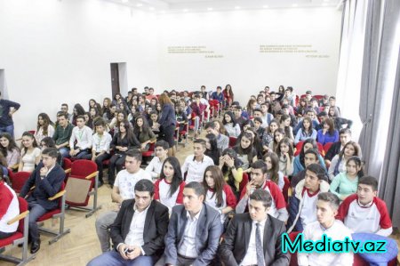 “Müstəqil Azərbaycanım” mövzusunda bilik yarışmaları layihəsinin  açılış mərasimi keçirilib - Nərimanovda (FOTOLAR)