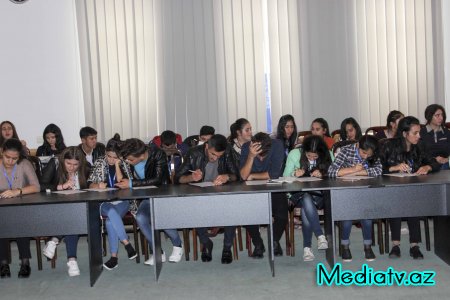 “Müstəqil Azərbaycanım” mövzusunda bilik yarışmaları layihəsinin növbəti mərhələsi keçirildi - Nərimanovda (FOTOLAR)