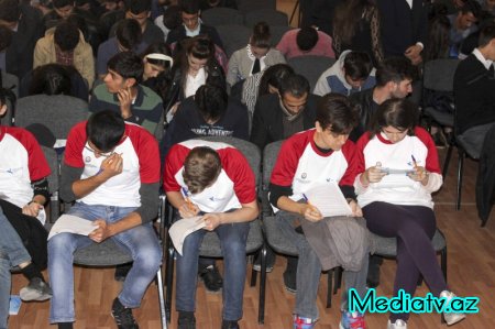 “Müstəqil Azərbaycanım” mövzusunda bilik yarışmaları layihəsinin növbəti mərhələsi keçirilib - FOTOLAR