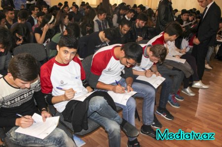 “Müstəqil Azərbaycanım” mövzusunda bilik yarışmaları layihəsinin növbəti mərhələsi keçirilib - FOTOLAR