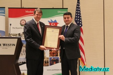 Azərbaycanın müstəqilliyinin 25 illiyi Nəsimi rayonu ilə qardaşlaşmış Kaliforniyanın San Dieqo şəhərində qeyd olunub - FOTOLAR