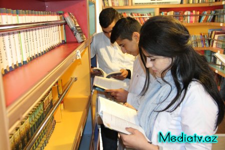 “GƏZƏN KİTABXANA” 10 GÜN AQRAR UNİVERSİTETİN TƏLƏBƏLƏRİNƏ XİDMƏT EDƏCƏK - FOTOLAR    