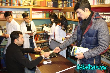 “GƏZƏN KİTABXANA” 10 GÜN AQRAR UNİVERSİTETİN TƏLƏBƏLƏRİNƏ XİDMƏT EDƏCƏK - FOTOLAR    