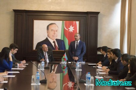 Nərimanov rayon gənclərinin Milli Məclisin deputatı, politoloq Rasim Musabəyovla görüşü keçirilib - FOTOLAR