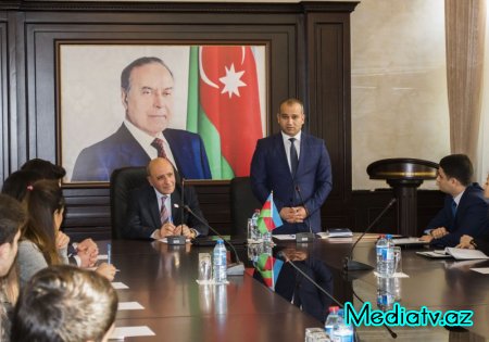 Nərimanov rayon gənclərinin Milli Məclisin deputatı, politoloq Rasim Musabəyovla görüşü keçirilib - FOTOLAR