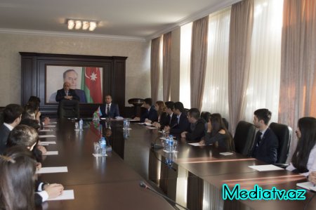 Nərimanov rayon gənclərinin Milli Məclisin deputatı, politoloq Rasim Musabəyovla görüşü keçirilib - FOTOLAR