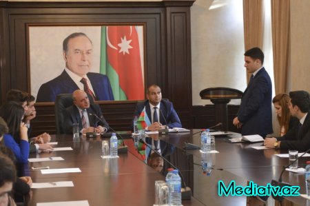 Nərimanov rayon gənclərinin Milli Məclisin deputatı, politoloq Rasim Musabəyovla görüşü keçirilib - FOTOLAR