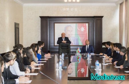 Nərimanov rayon gənclərinin Milli Məclisin deputatı, politoloq Rasim Musabəyovla görüşü keçirilib - FOTOLAR