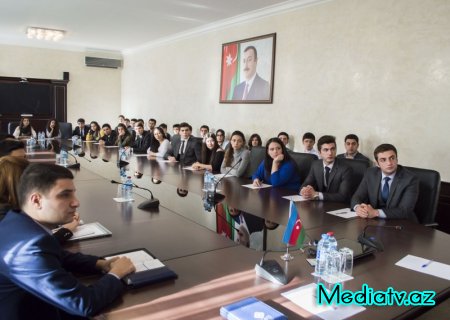 Nərimanov rayon gənclərinin Milli Məclisin deputatı, politoloq Rasim Musabəyovla görüşü keçirilib - FOTOLAR