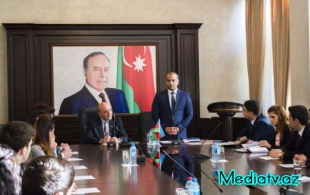 Nərimanov rayon gənclərinin Milli Məclisin deputatı, politoloq Rasim Musabəyovla görüşü keçirilib - FOTOLAR