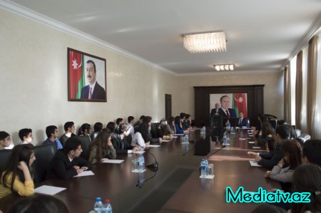 Nərimanov rayon gənclərinin Milli Məclisin deputatı, politoloq Rasim Musabəyovla görüşü keçirilib - FOTOLAR
