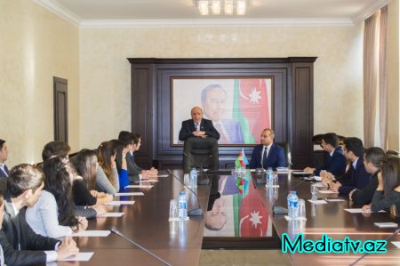 Nərimanov rayon gənclərinin Milli Məclisin deputatı, politoloq Rasim Musabəyovla görüşü keçirilib - FOTOLAR
