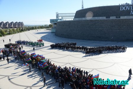 Nəsimi rayonunda Bayraq gününə həsr edilmiş yürüş keçirilib - FOTOLAR