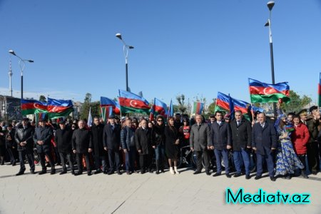 Nəsimi rayonunda Bayraq gününə həsr edilmiş yürüş keçirilib - FOTOLAR