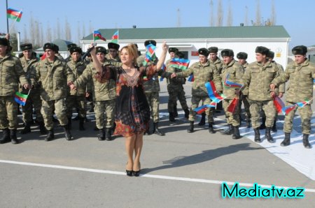 Nəsimi Rayon İcra Hakimiyyəti tərəfindən cəbhə bölgəsində Bayraq günü qeyd edildi - FOTOLAR