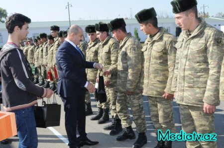 Nəsimi Rayon İcra Hakimiyyəti tərəfindən cəbhə bölgəsində Bayraq günü qeyd edildi - FOTOLAR