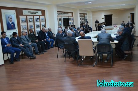 Kürdəmirdə Konstitusiya Günü münasibətilə dəyirmi masa keçirilib - FOTOLAR