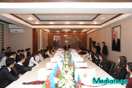  Nəsimi rayon məktəbliləri  növbəti dəfə  "Ölkəmizi tanıyaq"  adı altında maarifləndirici  tur-aksiyada iştirak edəcəklər - FOTOLAR