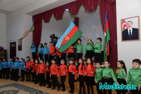 Nəsimi rayonu 111 saylı tam orta məktəbdə  “Ucal,Yaşa Azərbaycan ” mövzusunda tədbir keçirildi - FOTOLAR