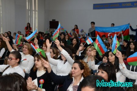 Nəsimi rayonu 111 saylı tam orta məktəbdə  “Ucal,Yaşa Azərbaycan ” mövzusunda tədbir keçirildi - FOTOLAR