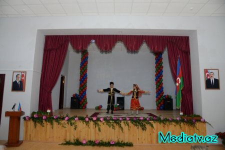 Nəsimi rayonu 111 saylı tam orta məktəbdə  “Ucal,Yaşa Azərbaycan ” mövzusunda tədbir keçirildi - FOTOLAR