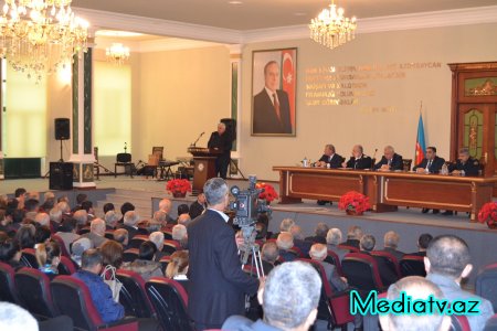 Prezidentin Füzuliyə səfərinə həsr olunan müşavirə keçirilib - FOTOLAR