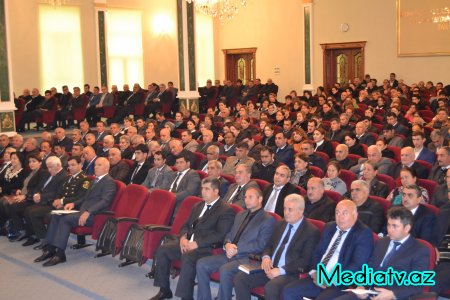 Prezidentin Füzuliyə səfərinə həsr olunan müşavirə keçirilib - FOTOLAR