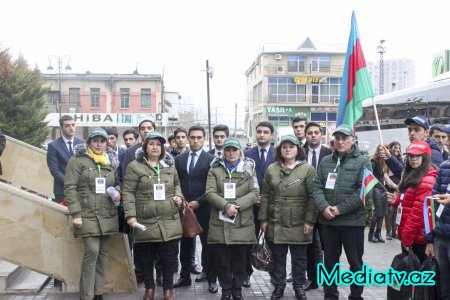 Nərimanov rayon məktəbliləri “Ölkəmizi tanıyaq” tur-aksiyası çərçivəsində respublikamızın cənub bölgəsinə yola salınıblar - FOTOLAR