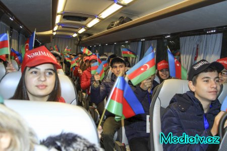 Nərimanov rayon məktəbliləri “Ölkəmizi tanıyaq” tur-aksiyası çərçivəsində respublikamızın cənub bölgəsinə yola salınıblar - FOTOLAR