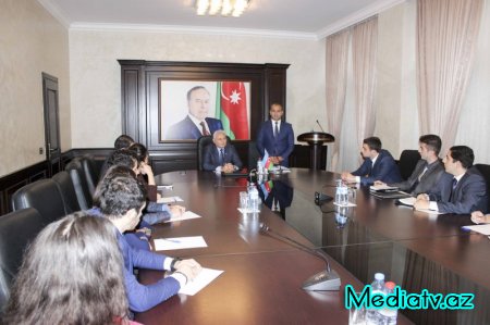 Nərimanov rayon gənclərinin deputatla görüşü keçirilib - FOTOLAR
