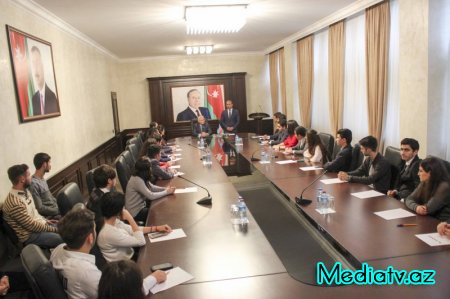 Nərimanov rayon gənclərinin deputatla görüşü keçirilib - FOTOLAR