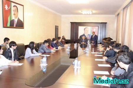 Nərimanov rayon gənclərinin deputatla görüşü keçirilib - FOTOLAR